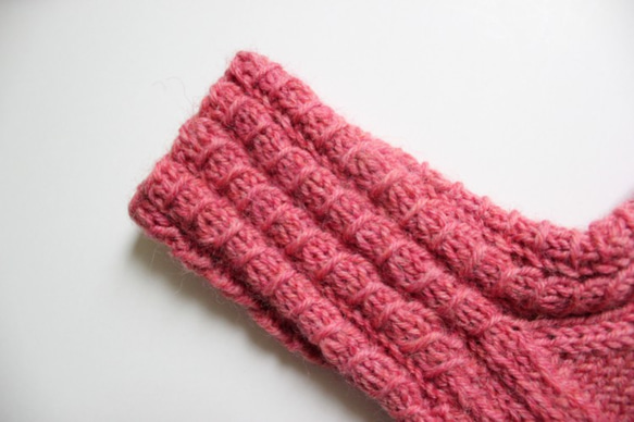 模様編みソックス・薄紅色、手編み、フィンランド 4枚目の画像