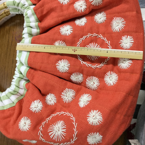 バンブー持ち手手作り布バッグ／刺しゅう その他バッグ Gray bee