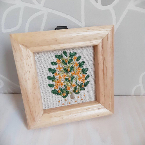 刺繍フレーム キンモクセイ 秋 お花の刺繍 壁飾り インテリア