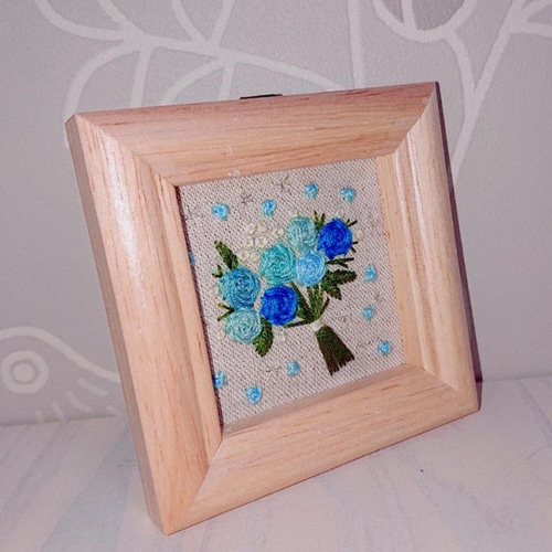 刺繍フレーム 青いバラ ブルーローズ お花の刺繍 壁飾り インテリア