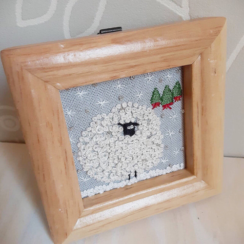 刺繍フレーム もふもふ羊さんのXmas 壁飾り インテリア雑貨 ミニ