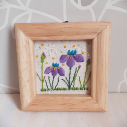 刺繍フレーム お花の刺繍 菖蒲 壁飾り インテリア雑貨 ギフト しょうぶ