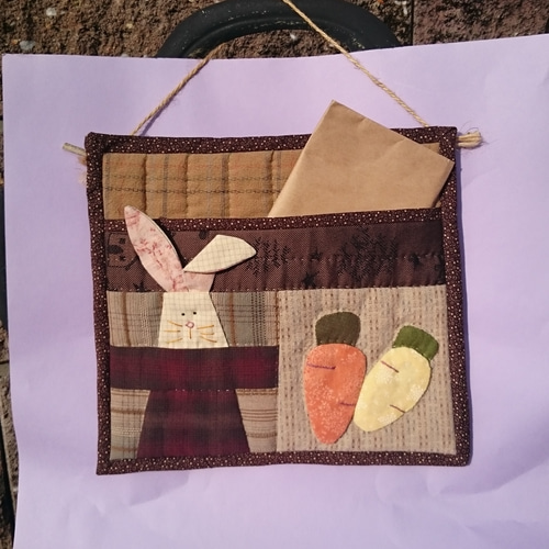 ウサギの状差し （パッチワーク） タペストリー・壁掛け Quilt