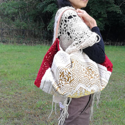 セール☆ 日本国内から発送☆　モロッコ ファブリック red & ワンハンドルレザー 　コロンとかわいいバッグ 12枚目の画像