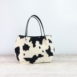 ふんわりタックトート（SS)☆彡アニマルファー×レザー・モノトーン・受注製作・牛柄・軽量 9枚目の画像