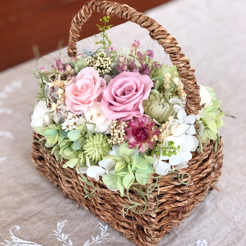 バック型フラワーアレンジメント 〜バスケット プリザーブドフラワー