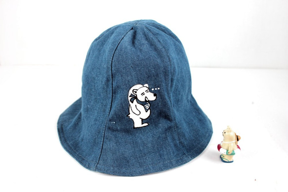 【免運】賊賊的貪吃北極熊 單寧牛仔漁夫帽  Bucket Hat 情侶 親子 家庭 第2張的照片