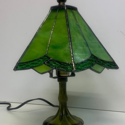 「緑のステンドグラスランプ」照明・グリーンのランプ 4枚目の画像