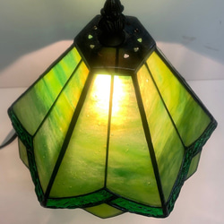 「緑のステンドグラスランプ」照明・グリーンのランプ 5枚目の画像