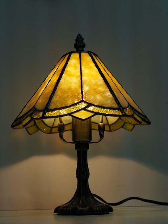 「レモン色のステンドグラスのランプ」イエロー　春色　黄色 4枚目の画像