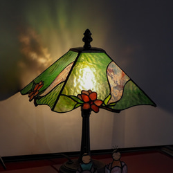 桃の花のランプ」ステンドグラスのランプ ピンク グリーン 緑