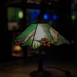 「桃の花のランプ」ステンドグラスのランプ　ピンク　グリーン　緑　インテリア雑貨 4枚目の画像