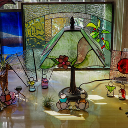 「桃の花のランプ」ステンドグラスのランプ　ピンク　グリーン　緑　インテリア雑貨 9枚目の画像