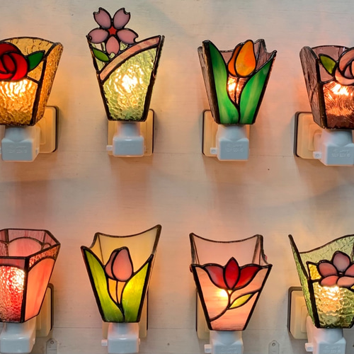 おやすみランプ・チューリップ・オレンジ色」ステンドグラス・照明