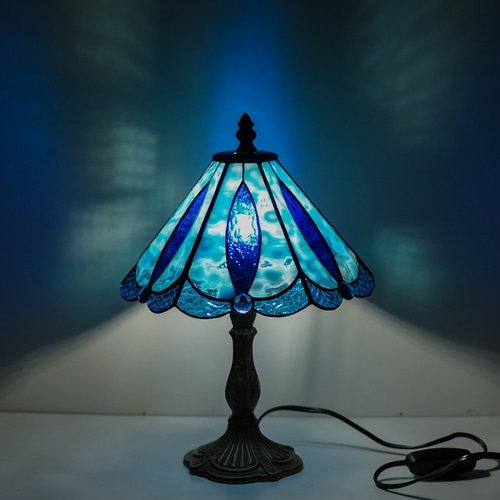 新品未使用　ステンドランプ ライト　スタンド　卓上　青 ブルー 水色 ハナハナ 楽天市場】ステンドグラスランプ ハナハナ ブルー 間接照明