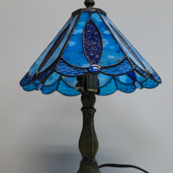 「裾にナゲットが入った六面体ランプ」ステンドグラス・青・水色　ブルー 5枚目の画像