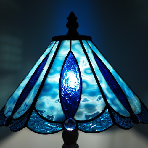 裾にナゲットが入った六面体ランプ」ステンドグラス・青・水色 ブルー