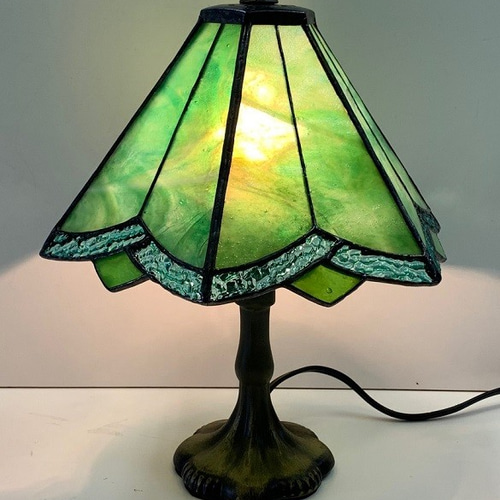 ヴィンテージ風ステンドグラスライト 吊り下げタイプ 緑色×透明色 緑の