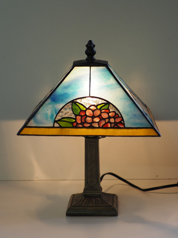 「紫陽花のランプ」照明　ステンドグラス 3枚目の画像