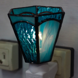 「おやすみランプ・水色系六面体」ステンドグラス・フットランプ 3枚目の画像