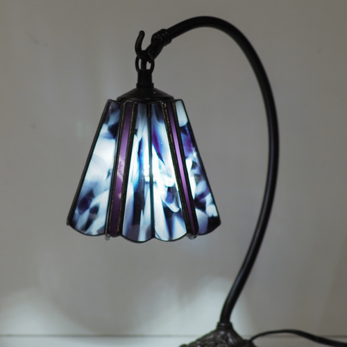 グースネックのランプ・青紫 ステンドグラスランプ 照明 卓上ランプ