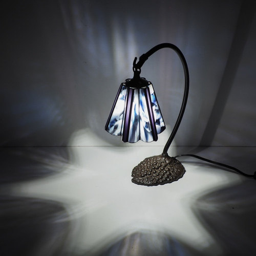グースネックのランプ・青紫 ステンドグラスランプ 照明 卓上ランプ
