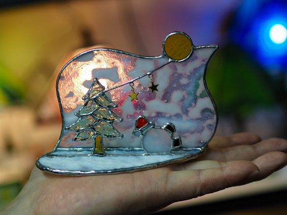 「ずっこけサンタ」ステンドグラス、クリスマス、サンタクロース、もみの木、雪景色 2枚目の画像
