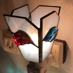 「おやすみランプ・ダル・4面体」ステンドグラス・照明・(ダル・ド・ヴェール)のフットランプ 1枚目の画像