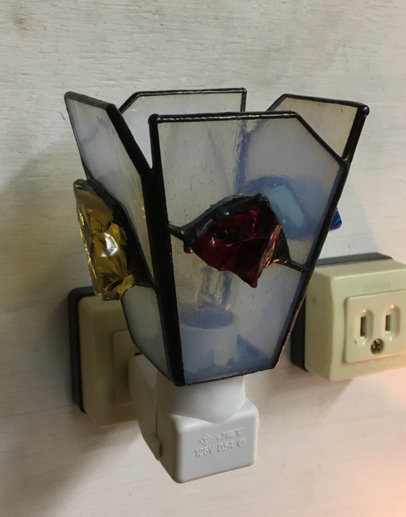 「おやすみランプ・ダル・4面体」ステンドグラス・照明・(ダル・ド・ヴェール)のフットランプ 6枚目の画像