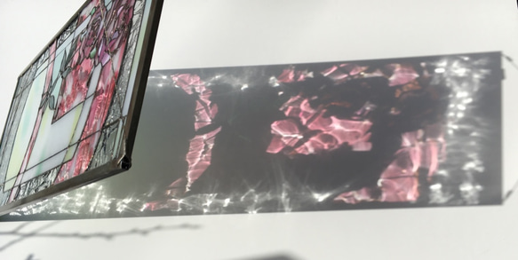 「大きいバラ、小さいバラのステンドグラスパネル」アンティークガラス 7枚目の画像