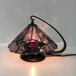「バラのランプ」ステンドグラス、ランプ 1枚目の画像