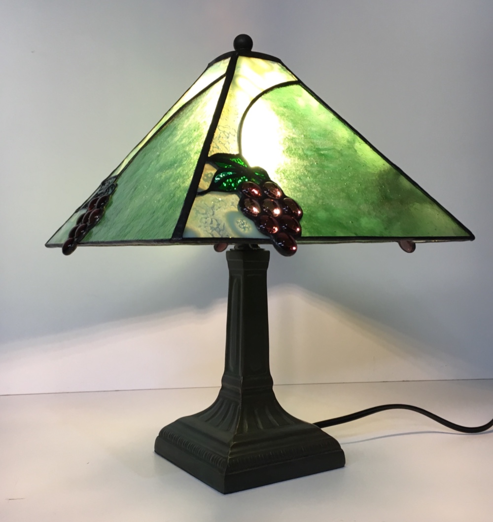 ぶどうのステンドグラスランプ」ステンドランプ・照明・緑 スタンド