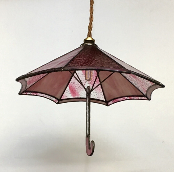 「傘のペンダントランプ・ピンク」桃色・ステンドグラスランプ・照明・パラソル・吊り下げ式 4枚目の画像