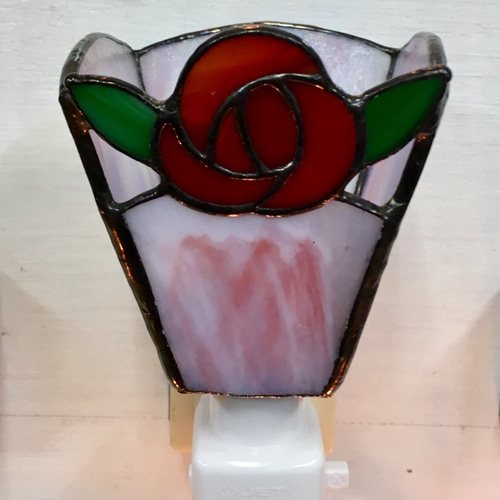 ステンドグラスランプ　赤色とピンク色の薔薇 ステンドグラスランプ 赤色とピンク色の薔薇 Amazon.co.jp: ステンド