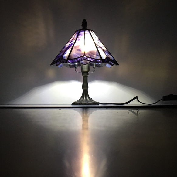 「青紫色のステンドグラスランプ」照明・青紫色のランプ 8枚目の画像