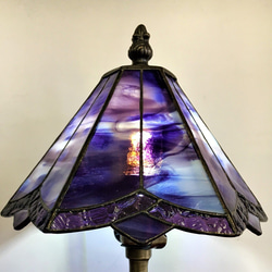 「青紫色のステンドグラスランプ」照明・青紫色のランプ 1枚目の画像
