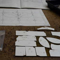 「アンティーク調ステンドグラスパネル・E」アンティーク調　レトロ　ケイム組み　インテリア雑貨・生活道具 4枚目の画像