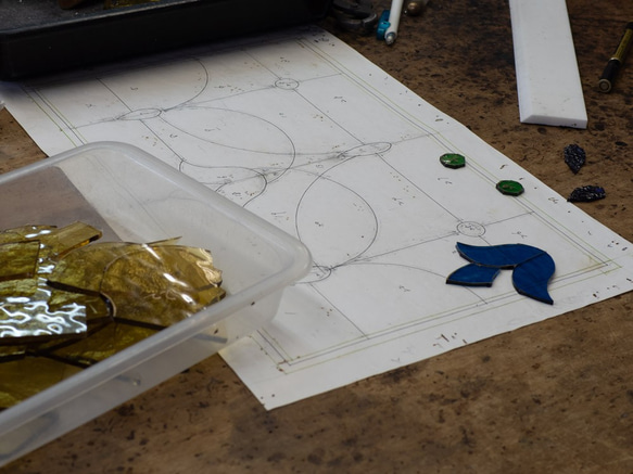 「アンティーク調ステンドグラスパネル・E」アンティーク調　レトロ　ケイム組み　インテリア雑貨・生活道具 5枚目の画像