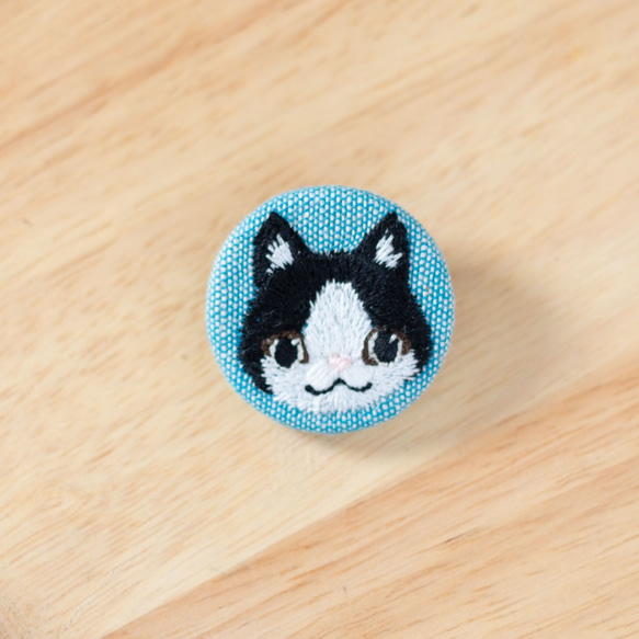 58mm くるみボタン　猫刺繍　ブローチ ハンドメイド 猫 刺繍生地 ブローチ 4個セット ねこ ネコ CAT 3
