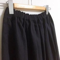 【ゆったりサイズ】cottonリネンのロングスカート ブラック 2枚目の画像