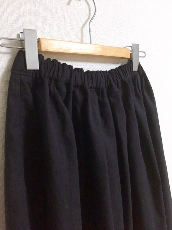 【ゆったりサイズ】cottonリネンのロングスカート ブラック 2枚目の画像