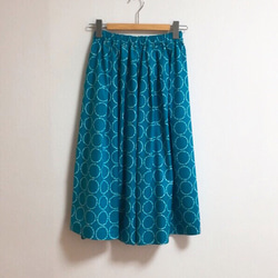 【ゆったりサイズ】まんまる柄のロングスカート 1枚目の画像
