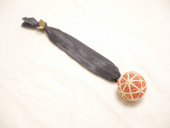 新作★メッセージ付き小毬リボンゴム〜茜染麻柄〜 1枚目の画像