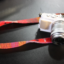 ミラーレスカメラストラップ(ナスカンタイプ)手織りハンドメイドの1点もの　CS500B-14 4枚目の画像