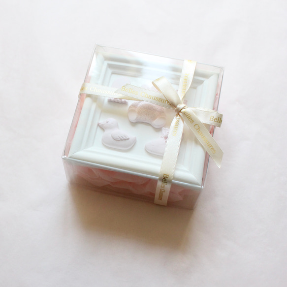 ＊出産祝いにオススメ＊　テディベアのアロマストーン(ピンク) フローラルブーケの香りレフィル付き 2枚目の画像