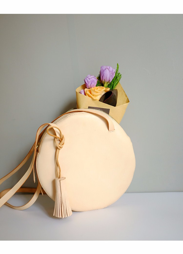 LUYL ショルダーバッグ 円形のかばん 手作り復古デザイン フリンジ 送料無料 イタリア 植なめし革 3枚目の画像
