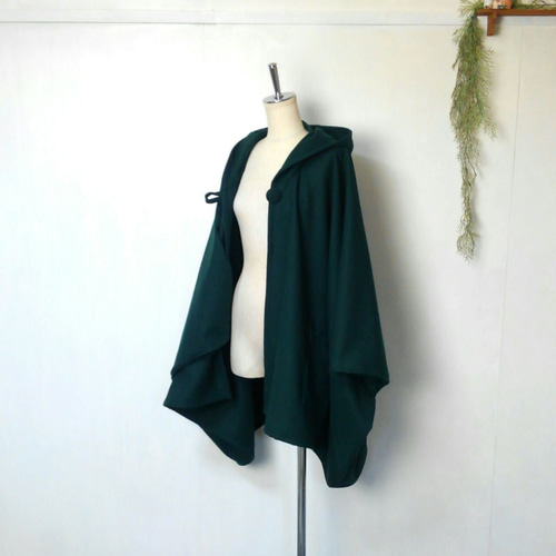 冬の新作 モスグリーンのポンチョ ～ 羽織る コスプレ コート