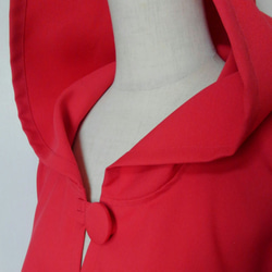 真っ赤なポンチョ　～　コート　ケープ　ジャケット　マント　スプリングコート　コスプレ 4枚目の画像