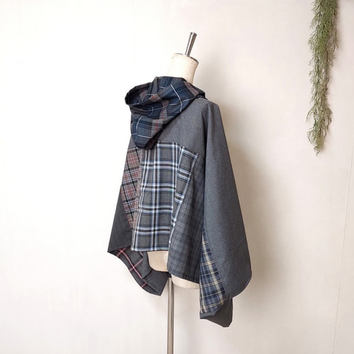 グレー ウール混ポンチョ・ケープコート リボン付き グレー ウール混ポンチョ・ケープコート リボン付き