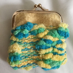お値下げ❤️ボコボコの毛糸とイエローの毛糸で作ったがま口コインケース 1枚目の画像